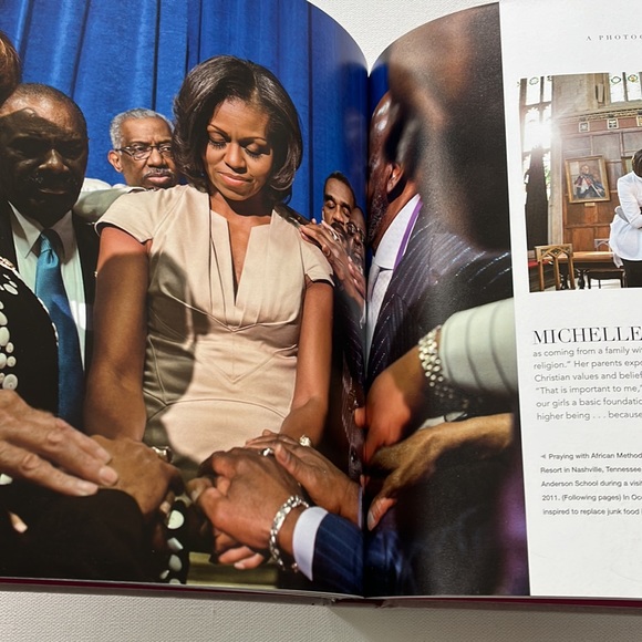 Coffee Table Book - Michelle Obama A Photographic Journey ๐ - Picture 2 of 12